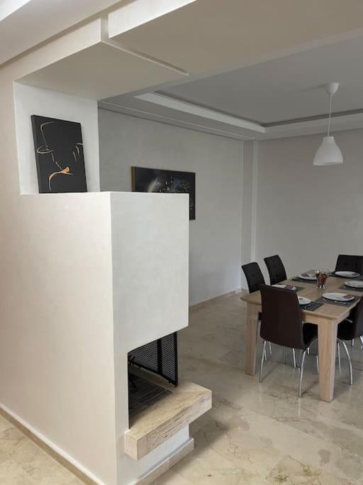 Chic & Cosy Flat Near Airport Lockbox Fast Wifi Apartment Nouaceur Екстериор снимка